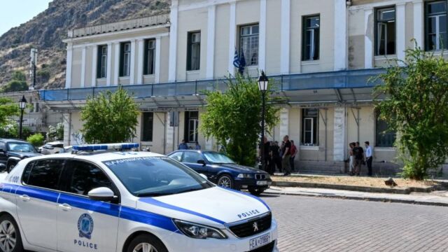 Άργος: Προφυλακίστηκαν οι δύο αστυνομικοί μετά τον σοβαρό τραυματισμό του 20χρονου από πυροβολισμούς (Βίντεο)