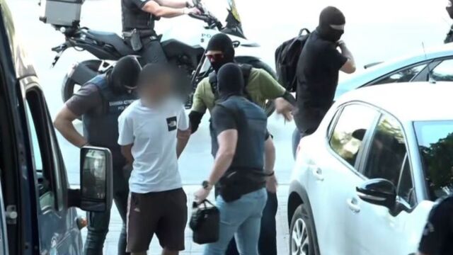 Δολοφονία Βάγιας Νέστορα: Είναι γνωστός στον αντιεξουσιαστικό χώρο και έχει ροπή στην παραβατικότητα, λέει ο αστυνομικός που συνέλαβε τον τέταρτο κατηγορούμενο (Βίντεο)