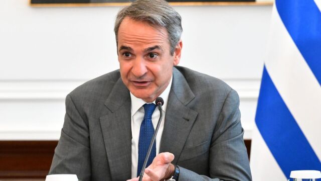 Μέγαρο Μαξίμου: Έκτακτη σύσκεψη 7 υπουργών υπό τον Μητσοτάκη για την άμεση στήριξη των πυρόπληκτων πολιτών, αγροτών και επιχειρήσεων, μετά τις καταστροφικές πυρκαγιές