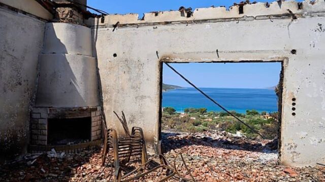 Πόρτο Γερμενό: Θα μείνουμε εδώ και θα ξαναχτίσουμε τις ζωές μας - Το συγκινητικό μήνυμα των κατοίκων (Βίντεο)