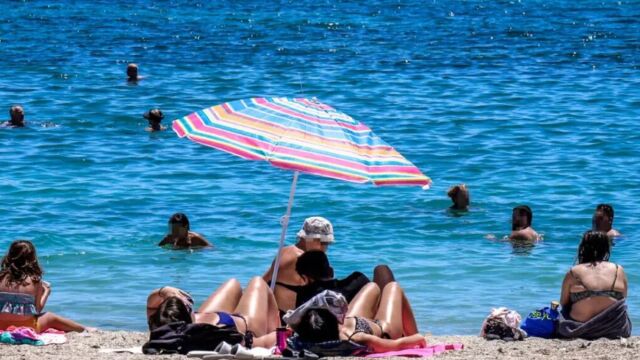 Καιρός: Tους 40 βαθμούς ακούμπησε η θερμοκρασία το Σάββατο - Οι 8 περιοχές που τσουρουφλίστηκαν από τη ζέστη