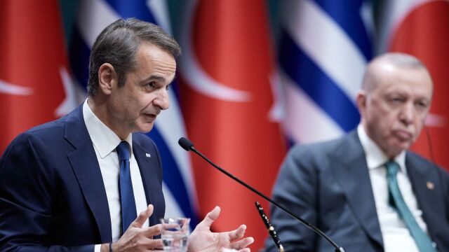 Ταραγμένα νερά για Μητσοτάκη από εχθρούς και υπερπατριώτες: Διπλός πονοκέφαλος για το Μαξίμου μετά τις προκλήσεις της Άγκυρας και τα πυρά Σαμαρά και αντιπολίτευσης