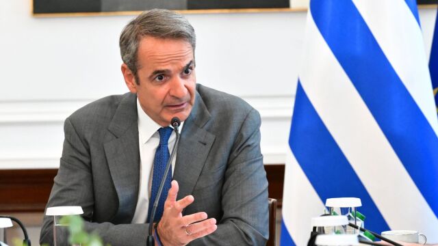 Η στρατηγική Μαξίμου απέναντι στους τρεις αντιπάλους του: Αναμένει τον Σαμαρά, πού θα χτυπήσει Τσίπρα και Ανδρουλάκη