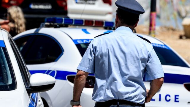 Μύκονος: Το σβησμένο Walther, η ταμίας που δάγκωσε αστυνομικό και τα μαύρα βαν του κυκλώματος ναρκωτικών