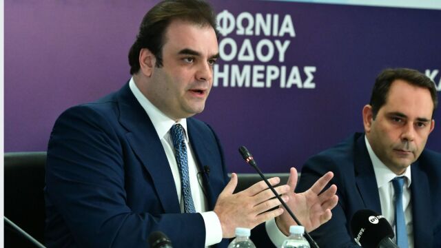 Live η εξειδίκευση του πακέτου 2,2 δισ. ευρώ της ΔΕΘ - Πιερρακάκης: Τέλος στο έξτρα τεκμαρτό για 9 στους 10 επαγγελματίες - Αναλυτικά οι αλλαγές σε φόρους, συντάξεις και μισθούς