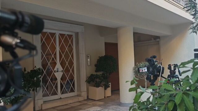 Γιώργος Μαζωνάκης: Η ιδιωτική κλινική στο Κολωνάκι όπου φέρεται να άφησε την τελευταία του πνοή - Μετέβησαν αστυνομικοί της Ασφάλειας (Βίντεο)