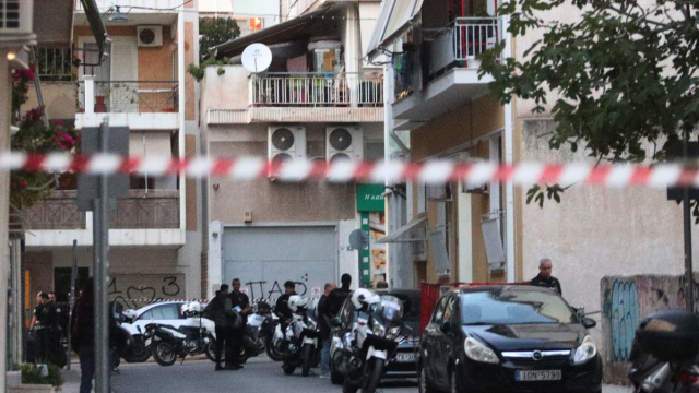 Άγιος Παντελεήμονας: Τα κενά στην κατάθεση του 48χρονου Πολωνού και οι ύποπτες συσκευές στο διαμέρισμα - Τα σενάρια της ΕΛ.ΑΣ. (Εικόνες & Βίντεο)