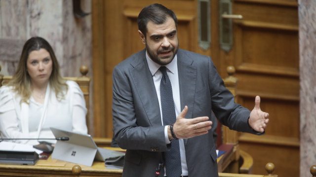 Μίνι ανασχηματισμός: Αναπληρωτής υπουργός στο Μεταφορών ο νυν κυβερνητικός εκπρόσωπος Παύλος Μαρινάκης