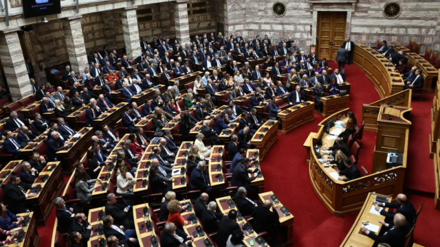 Ξεκινά σήμερα στη Βουλή η μάχη για τη Συνταγματική Αναθεώρησ