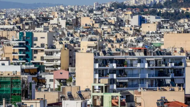 Έρχονται δύο νέα Εξοικονομώ με πάνω από 2 δισ. ευρώ: Ποιοι παίρνουν επιδότηση για θέρμανση, κουφώματα και θερμοσίφωνες