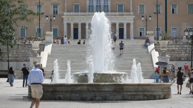 Καιρός: 34άρια και αφρικανική σκόνη φέρνει η θερμή εισβολή - Η πιο δύσκολη ημέρα και οι θερμοκρασίες στην Αθήνα και άλλες 5 μεγάλες πόλεις (Βίντεο)