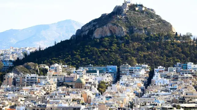 Στην τσιμπίδα της Εφορίας χιλιάδες ιδιοκτήτες για αδήλωτα εισοδήματα από Airbnb