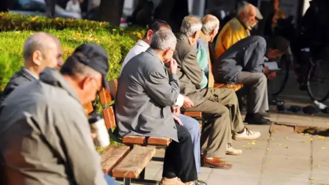 Αναδρομικά για 345.000 συνταξιούχους: Ξεκινά νέος κύκλος πληρωμών - Οι 5 κατηγορίες που θα λάβουν χρήματα έως το τέλος του 2026