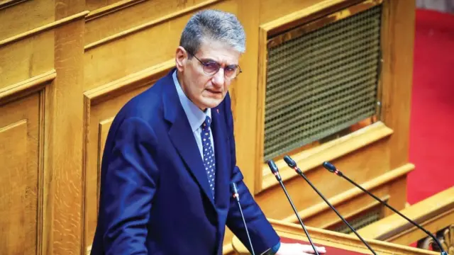 ΣΥΡΙΖΑ: Επιμένει ο Γιαννούλης στις καταγγελίες για προπηλακισμούς στην Κουμουνδούρου - Αριστερά, ένταση και βία δεν πάνε μαζί (Βίντεο)
