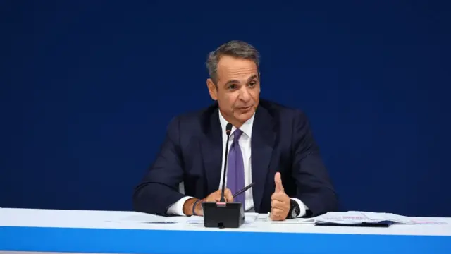 13η σύνταξη, αυξήσεις και μειώσεις εισφορών: Όλο το πακέτο που εξετάζει η κυβέρνηση για τη ΔΕΘ