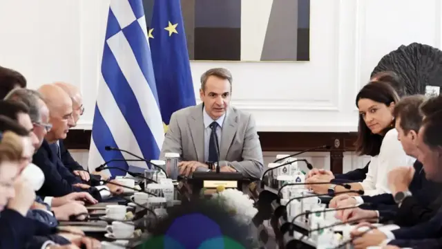 Δημοσκοπήσεις: Χαμόγελα στη Νέα Δημοκρατία από τα ποιοτικά στοιχεία - Η βελτίωση του κλίματος και οι αστερίσκοι για Μητσοτάκη