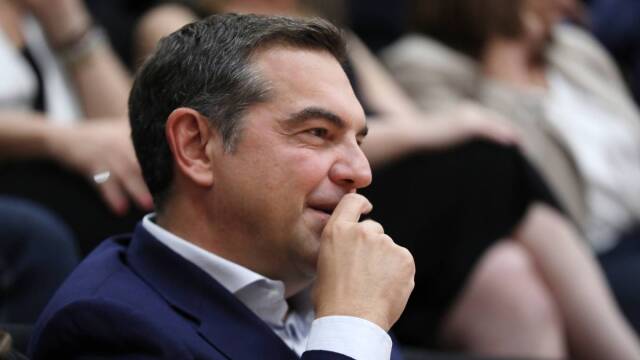 Αλέξης Τσίπρας: Αντίστροφη μέτρηση για την επιστροφή του στην  πολιτική - Τον πιέζουν να βγει μπροστά για νέο φορέα