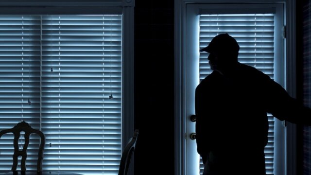 Διάρρηξη με λεία-μαμούθ σε σπίτι επιχειρηματία στα νότια προάστια - Κατήγγειλε ότι του έκλεψαν κοσμήματα αξίας 1 εκατ.
