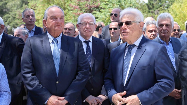 Το Μαξίμου ανοίγει γέφυρες με τον Κώστα Καραμανλή: Τα μηνύματα Μαρινάκη και Κυρανάκη και οι κινήσεις “που δεν προαναγγέλλονται”