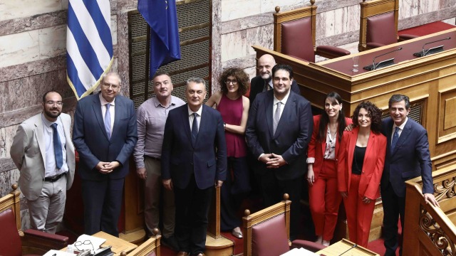 Κώδικας Τοπικής Αυτοδιοίκησης: Τέλος ο β' γύρος στις δημοτικές και περιφερειακές εκλογές - Πέρασε κατά πλειοψηφία το νομοσχέδιο Λιβάνιου