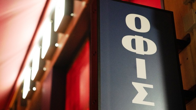 OFIS BAR AND RESTAURANT: Το νέο talk of the town στο Παγκράτι που αλλάζει την έξοδο στην πόλη