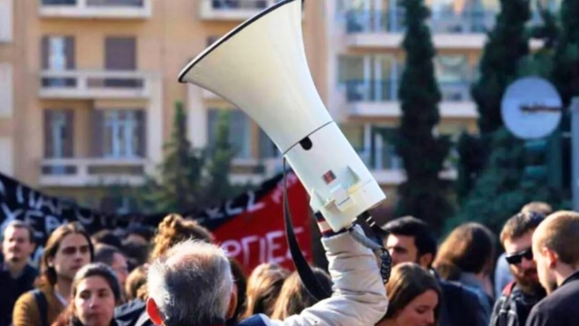Απεργία 28 Φεβρουαρίου: Καθηλωμένα αεροπλάνα, δεμένα πλοία - Τι θα γίνει με τα ΜΜΜ - Ποια σωματεία προκήρυξαν απεργίες