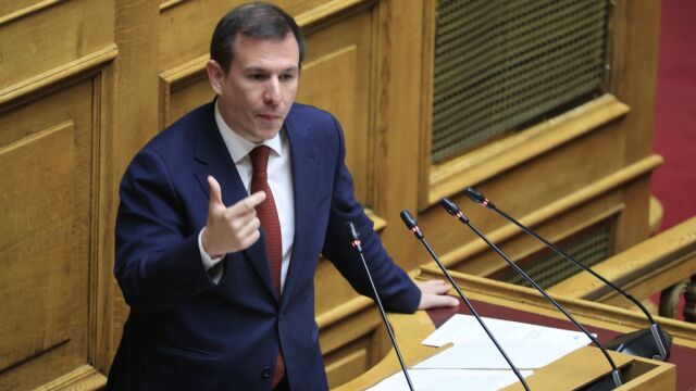 ΠΑΣΟΚ: Η ενόχληση από το περιβάλλον Ανδρουλάκη για τον Δουδωνή και η οργή του Παρασκευαΐδη