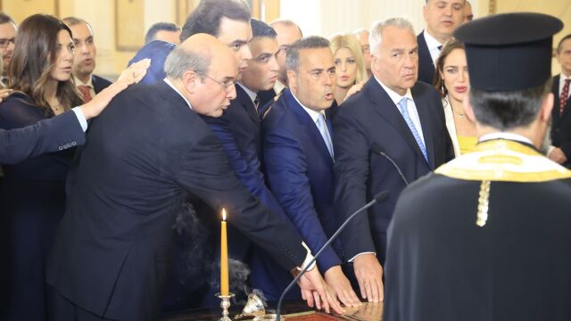 Ολοκληρώθηκε η ορκωμοσία των νέων μελών της κυβέρνησης - Σε λίγο η συνεδρίαση του υπουργικού συμβουλίου (Λεπτό προς λεπτό όλες οι εξελίξεις)
