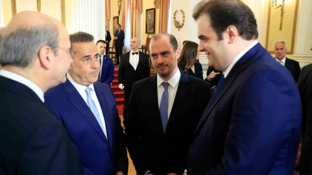 Live - Ορκωμοσία της νέας κυβέρνησης: Σε εξέλιξη οι τελετές παράδοσης - παραλαβής των υπουργείων (Λεπτό προς λεπτό όλες οι εξελίξεις)