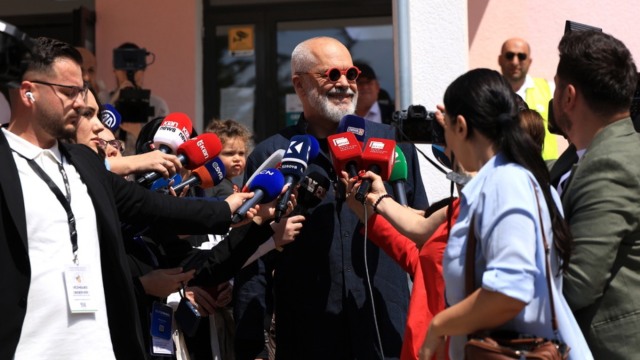 Εκλογές στην Αλβανία: Κυρίαρχος ο Ράμα με πάνω από 50% - Τι δείχνουν τα exit polls - Αύριο τα επίσημα αποτελέσματα