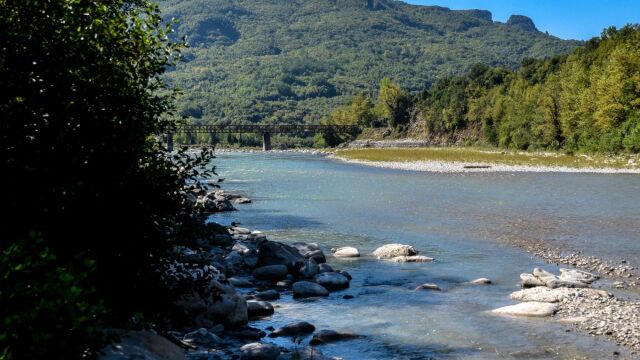 Άρτα: Συγκλονιστική μαρτυρία φίλου των δύο παιδιών - Ο Νίσι δεν ήξερε καθόλου μπάνιο και άρχισε να τον πνίγει, να τον έχει κεφαλοκλείδωμα
