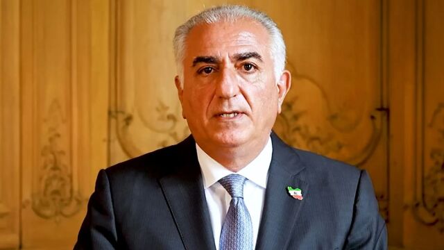 Ιράν: Καταρρέει το καθεστώς, να ξεσηκωθεί ο κόσμος, λέει ο διάδοχος του Σάχη