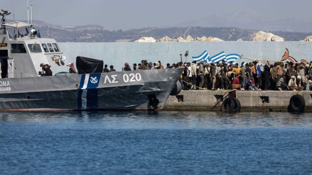 Διάσωση 174 μεταναστών νότια της Γαύδου - Πλεύρης: Δεν έχουν δικαίωμα υποβολής ασύλου, θα κρατηθούν έγκλειστοι