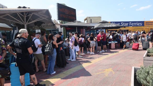 Απαγορευτικό απόπλου: Μέχρι τη 01:00 του Σαββάτου δεμένα τα πλοία στα λιμάνια - Νέο δελτίο θυελλωδών ανέμων