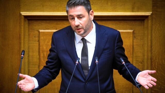 Οι εν δυνάμει εταίροι του Ανδρουλάκη σε πιθανό κυβερνητικό σχήμα και η απαραίτητη προϋπόθεση για να συζητήσει το ΠΑΣΟΚ με άλλα κόμματα