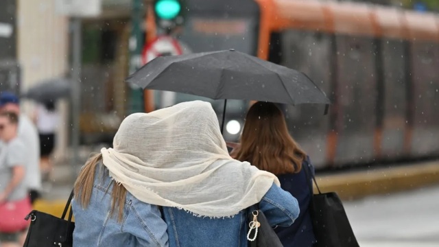 Καιρός: Βροχές και καταιγίδες από σήμερα και για τις επόμενες τρεις ημέρες - Πορτοκαλί συναγερμός για πέντε περιοχές (Βίντεο)