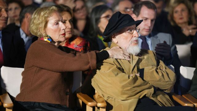 Διονύσης Σαββόπουλος: Η εξομολόγηση για τη σύζυγό του - Όταν την γνώριζα τρέκλιζα, δεν ήξερα τον ρόλο που θα έπαιζε στη ζωή μου