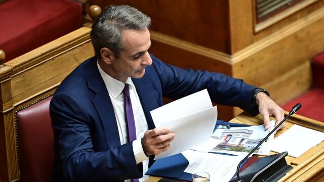 Ανασχηματισμός προ των πυλών μετά την παρέλαση με δεξιόστροφο πρόσημο και τα μηνύματα Μητσοτάκη προς τους νοικοκυραίους