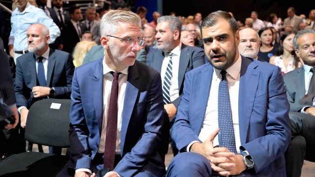 Οι δύο κρίσιμες συζητήσεις στο Μαξίμου για τον Άγνωστο Στρατιώτη, η επιμονή του Σκέρτσου και η μυστική σύσκεψη στη Βουλή για Δένδια  