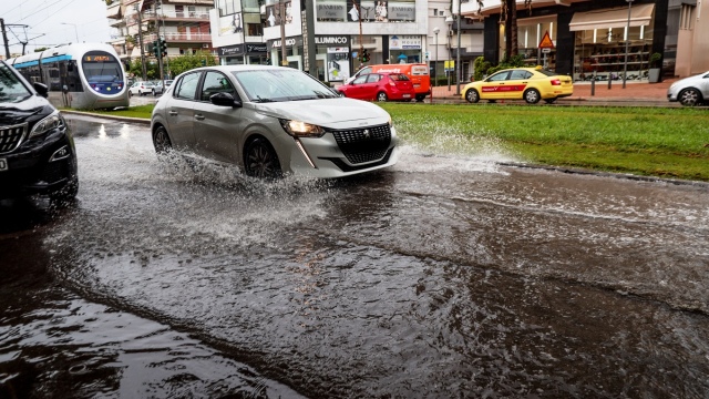 Ο Θοδωρής Κολυδάς προειδοποιεί για έντονη κακοκαιρία και ακραίες βροχοπτώσεις - Ποιες περιοχές κινδυνεύουν τις επόμενες ώρες