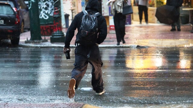 Προσοχή αύριο! Ανατροπή στον καιρό: Πού θα χτυπήσουν ακραία φαινόμενα - Προειδοποίηση για καταιγίδες και 8 μποφόρ  (Βίντεο)