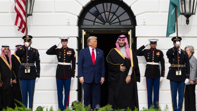 Τα “πήρε όλα” ο Τραμπ: O Μπιν Σαλμάν του υποσχέθηκε αναγνώριση του Ισραήλ και επενδύσεις ενός τρισ. δολαρίων (Εικόνες & Βίντεο)