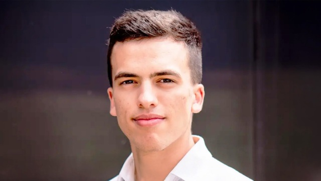 Αυτός είναι ο 22χρονος Έλληνας που πήρε 1 εκατ. ευρώ για να… σώσει τη Γη - Θα δώσει λύσει στο μεγαλύτερο πρόβλημα στο Διάστημα