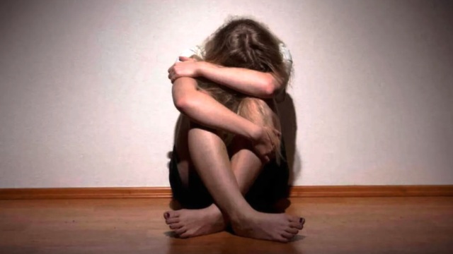 Φρίκη στα Πετράλωνα: Αδέλφια κατηγορούν τους γονείς τους για σεξουαλική κακοποίηση - Ποιοι συμμετείχαν στον εφιάλτη των παιδιών (Βίντεο)