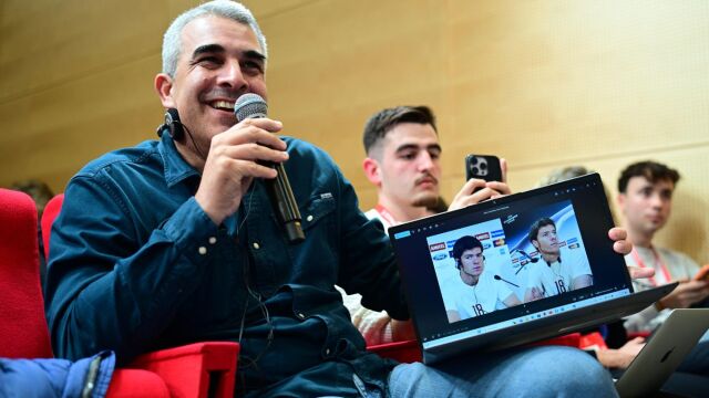 Ολυμπιακός - Ρεάλ: Η έκπληξη του parapolitika.gr στον Τσάμπι Αλόνσο - Τι συνέβη στη συνέντευξη Τύπου του Ισπανού τεχνικού (Βίντεο)