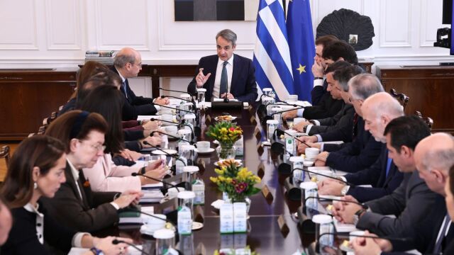 Ο ανασχηματισμός που δεν είναι ούτε κοντά αλλά ούτε και μακριά, το Ταμείο Ανάκαμψης που είναι ρυθμιστής και τα σύννεφα για Παπαθανάση