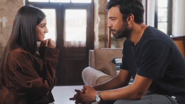 Η Γη της Ελιάς: Παντρεύονται κρυφά, αλλά ο γάμος τους μετατρέπεται σε εφιάλτη 