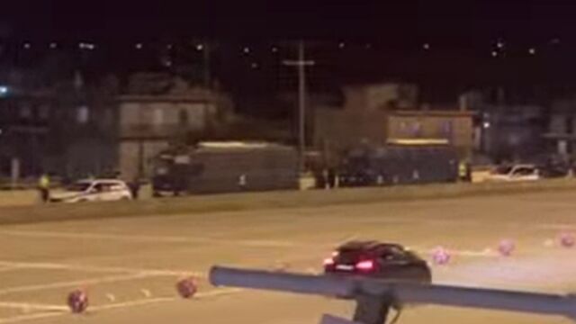 Μπλόκα αγροτών: Κλούβες, γερανοί και περιπολικά στη γέφυρα Ρίου-Αντιρρίου (Βίντεο)