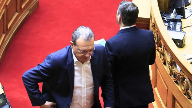 Το πρωτοφανές μπάχαλο στην αντιπολίτευση και τρομακτικά πρώτα νούμερα του 2026 για ΠΑΣΟΚ και ΣΥΡΙΖΑ