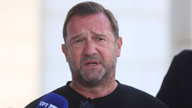 Νίκος Πλακιάς: Αιχμές κατά της Καρυστιανού με σκηνή από ελληνική ταινία - Θα το ξαναδείτε το έργο σε καινούργια εκδοχή